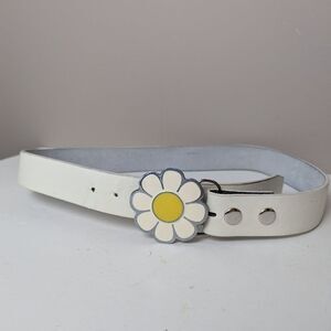 Y2K White Flower Buckle Belt – 2001 Great American Products – Fits 33.5–38.5
